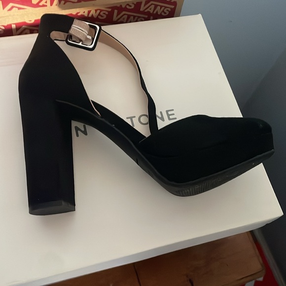 Size 6M - Picture 2 of 4